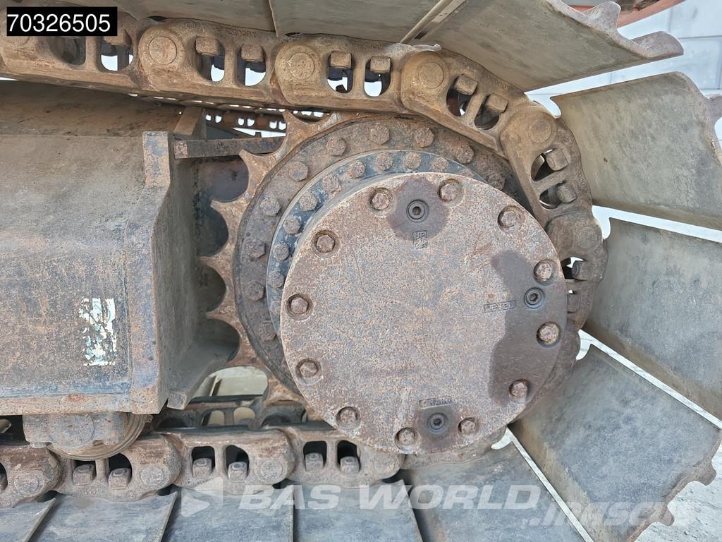 Hitachi ZX250 LC -6 حفارات زحافة