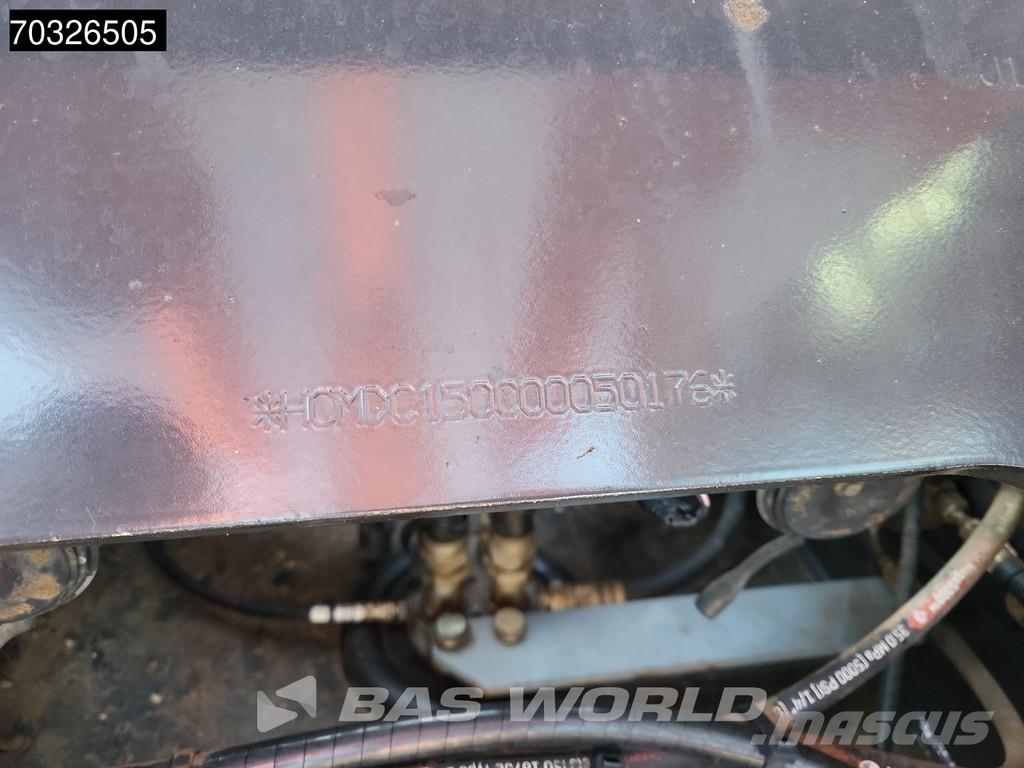 Hitachi ZX250 LC -6 Kāpurķēžu ekskavatori