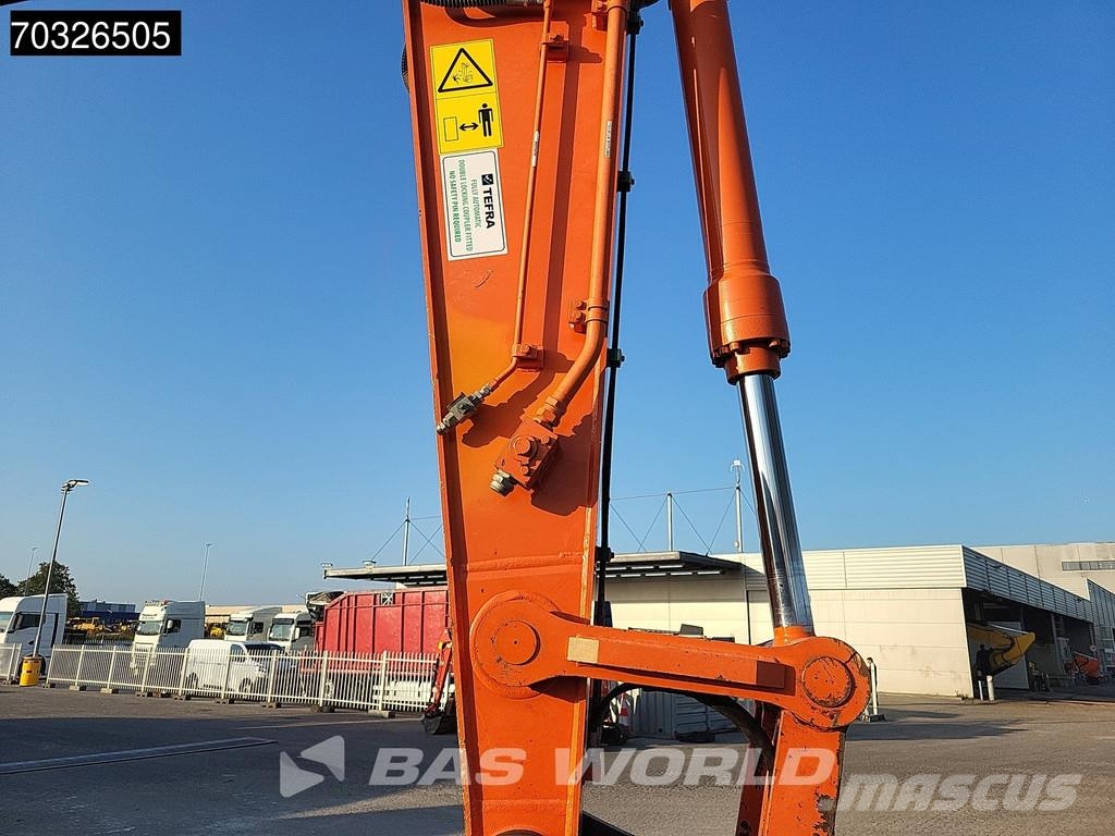 Hitachi ZX250 LC -6 حفارات زحافة