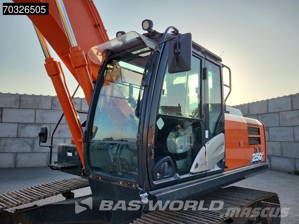 Hitachi ZX250 LC -6 حفارات زحافة
