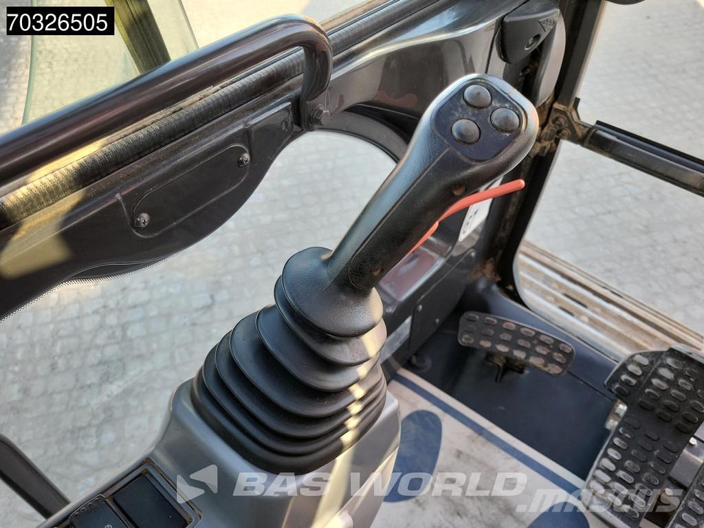 Hitachi ZX250 LC -6 Kāpurķēžu ekskavatori