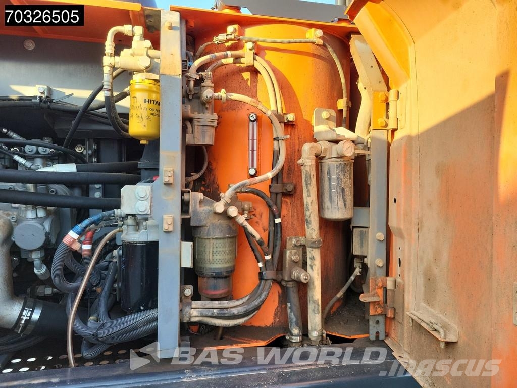 Hitachi ZX250 LC -6 حفارات زحافة