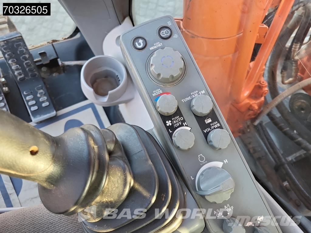 Hitachi ZX250 LC -6 حفارات زحافة