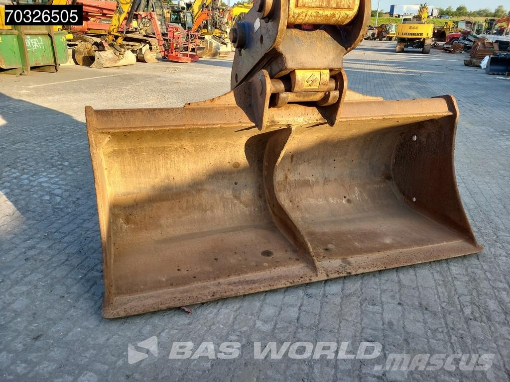 Hitachi ZX250 LC -6 حفارات زحافة