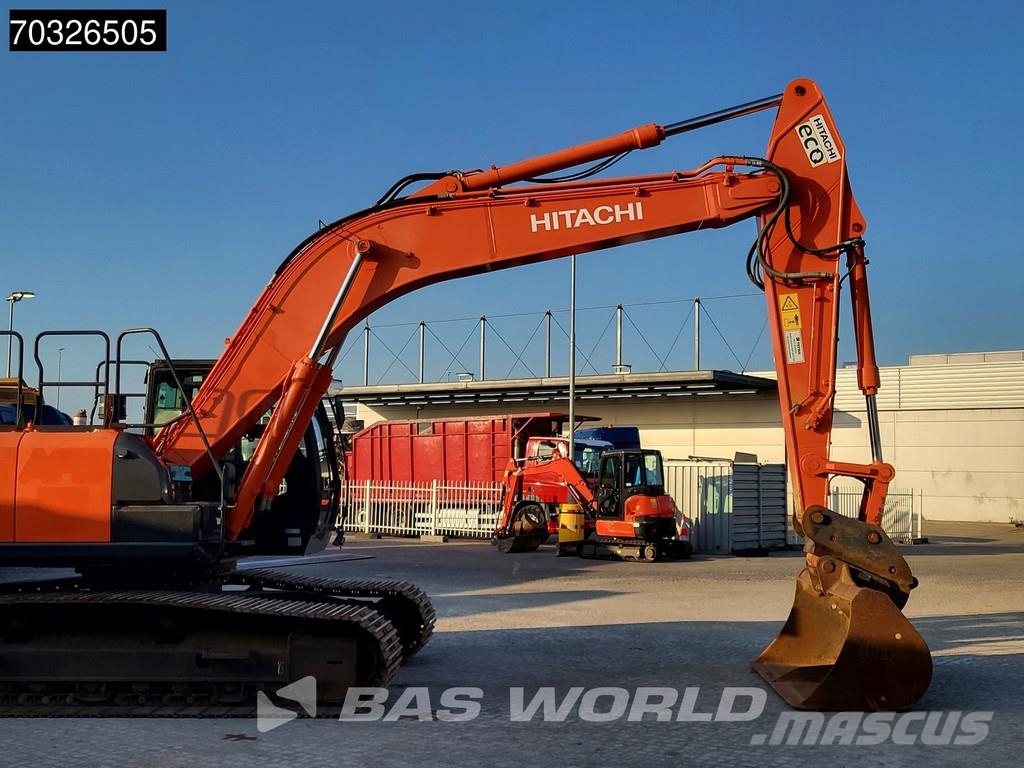 Hitachi ZX250 LC -6 Kāpurķēžu ekskavatori