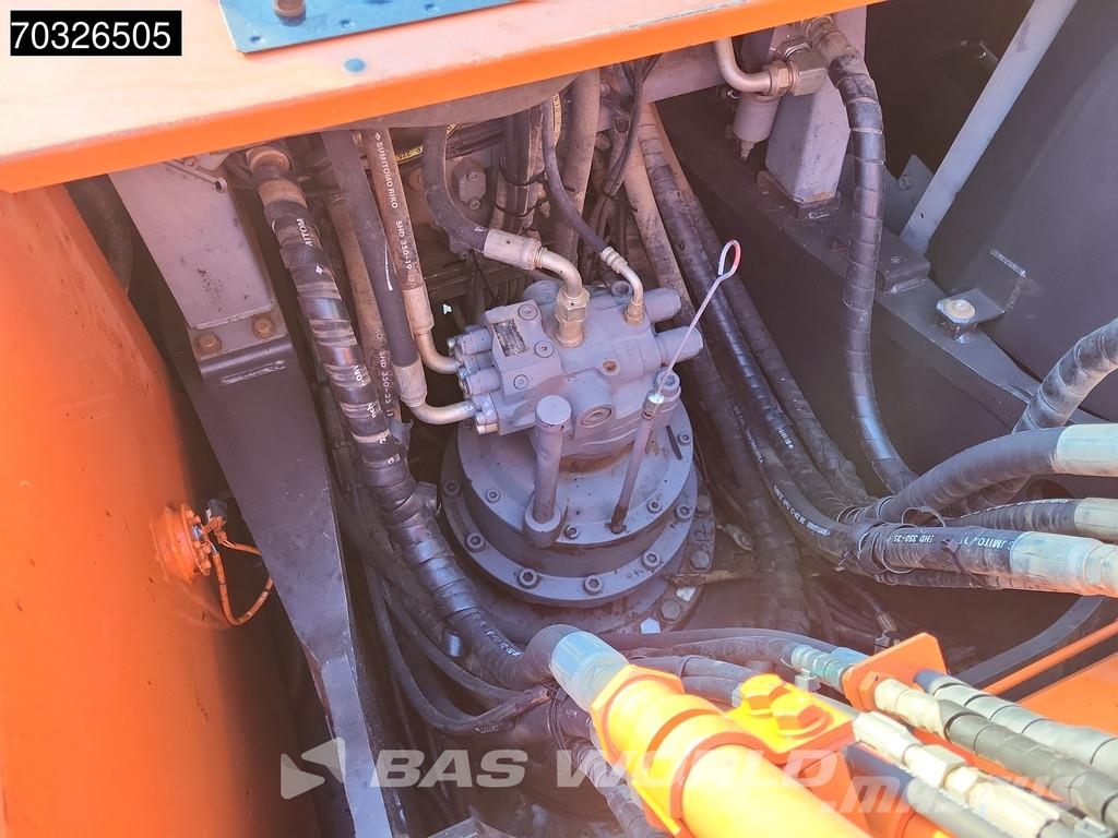 Hitachi ZX250 LC -6 حفارات زحافة