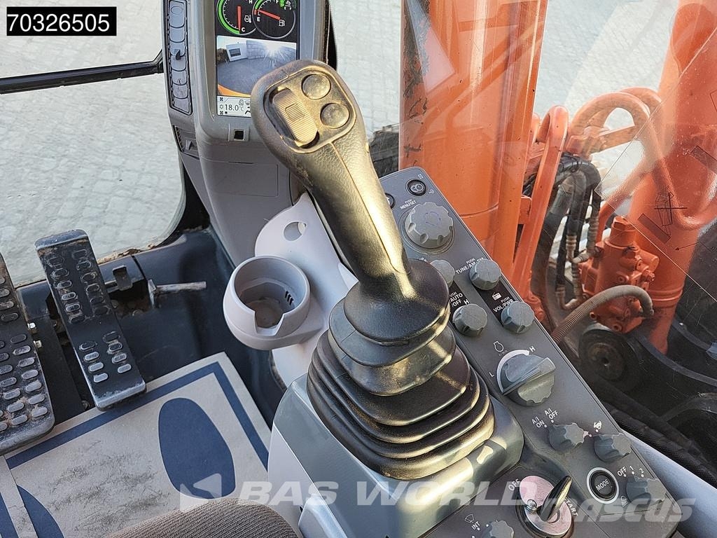 Hitachi ZX250 LC -6 حفارات زحافة