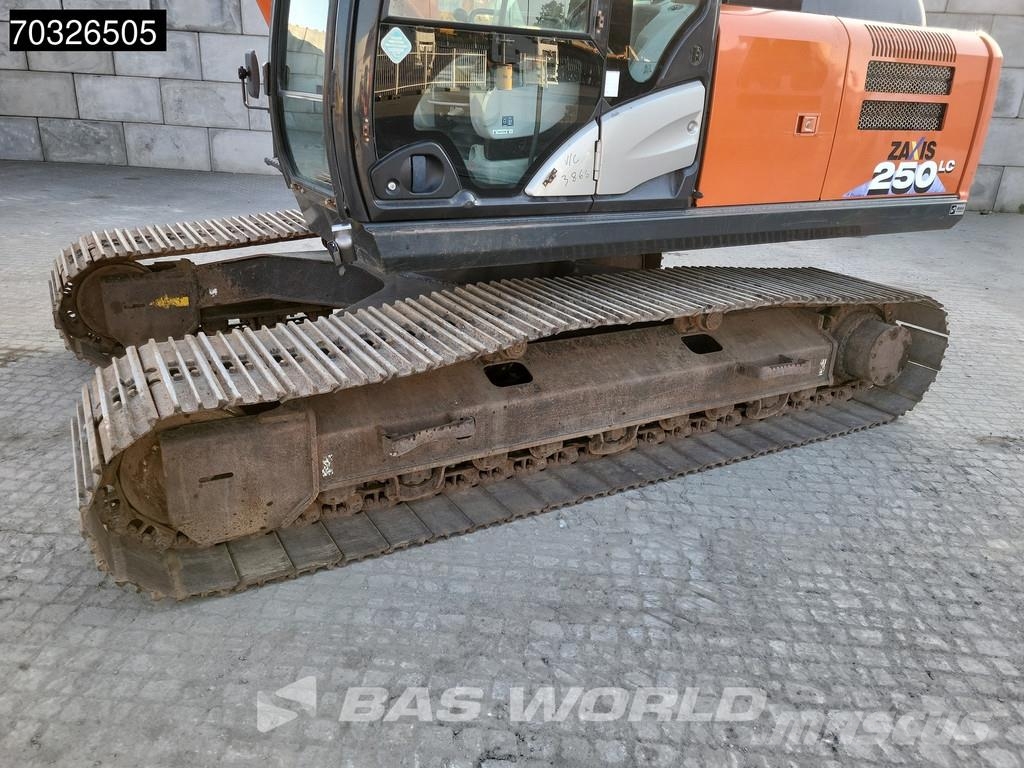 Hitachi ZX250 LC -6 حفارات زحافة