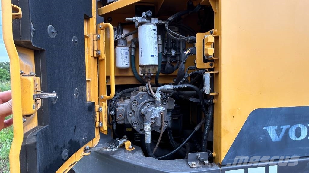 Volvo ECR 235 E L Bageri guseničari