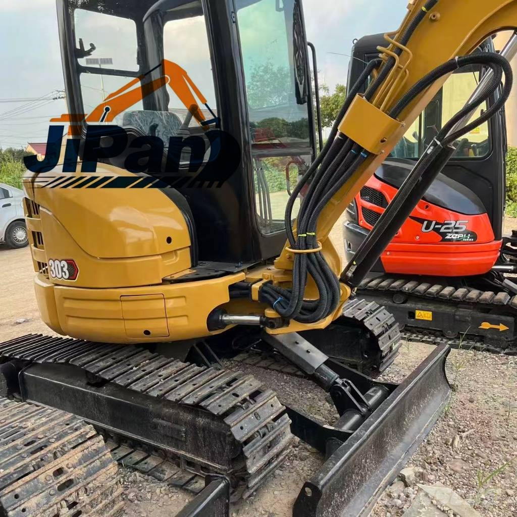 CAT 303 Mini bagri <7t