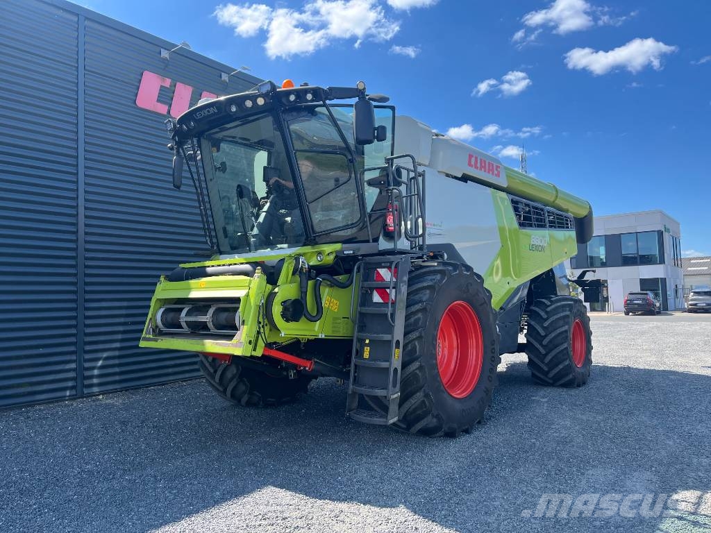 CLAAS Lexion 8800 4WD Combine de secerat