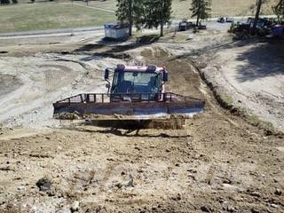 Kässbohrer PistenBully 300 Kāpurķēžu buldozeri