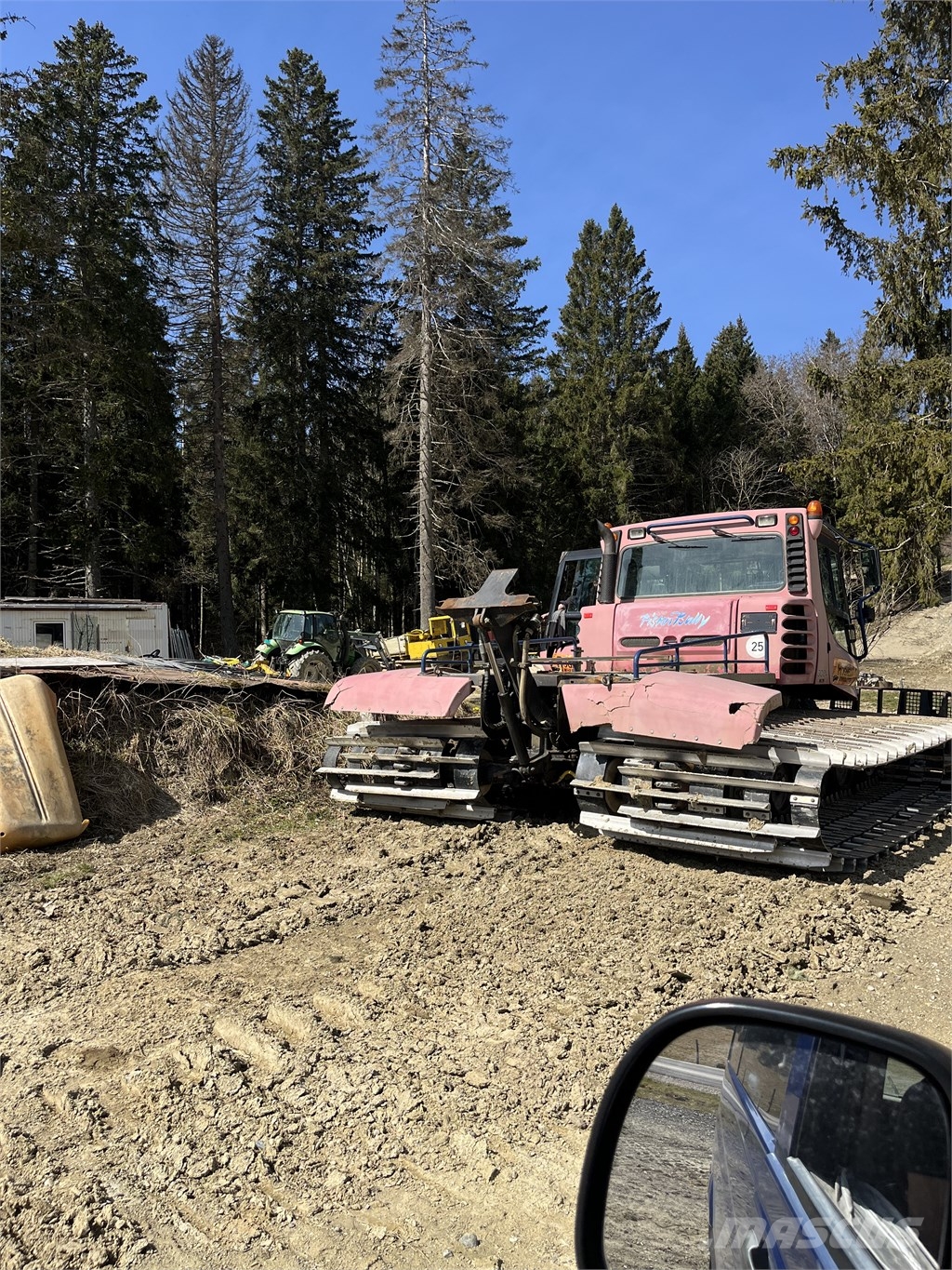 Kässbohrer PistenBully 300 Kāpurķēžu buldozeri