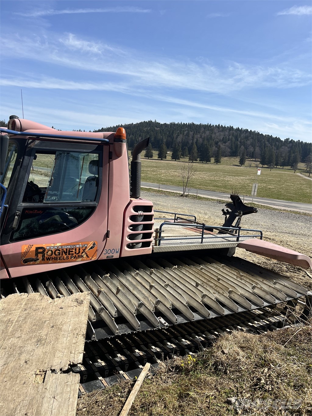 Kässbohrer PistenBully 300 Kāpurķēžu buldozeri