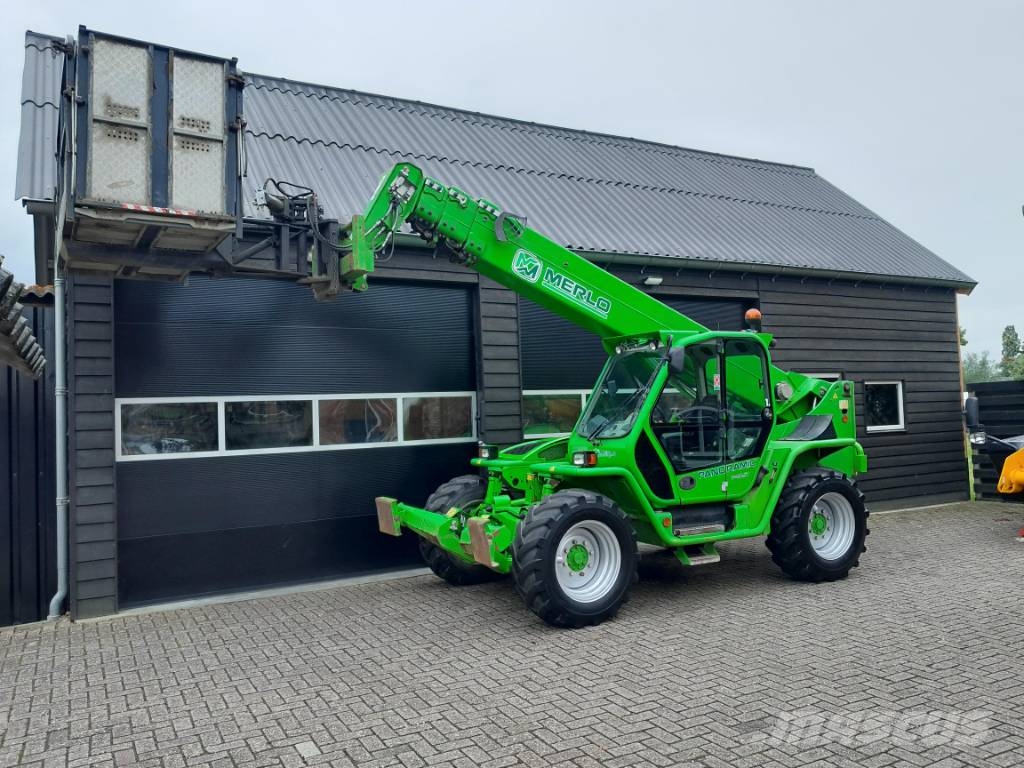 Merlo P 40.17 | with Manbasket and Remote Control Telescopic handlers