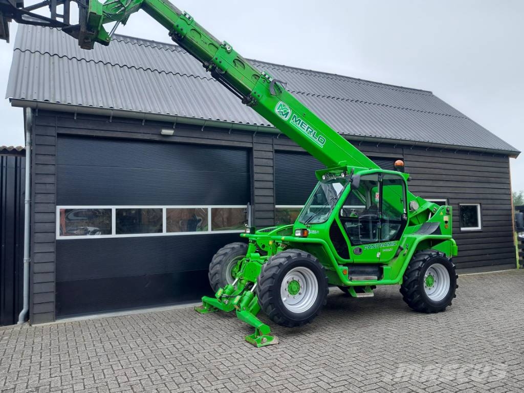 Merlo P 40.17 | with Manbasket and Remote Control Telescopic handlers