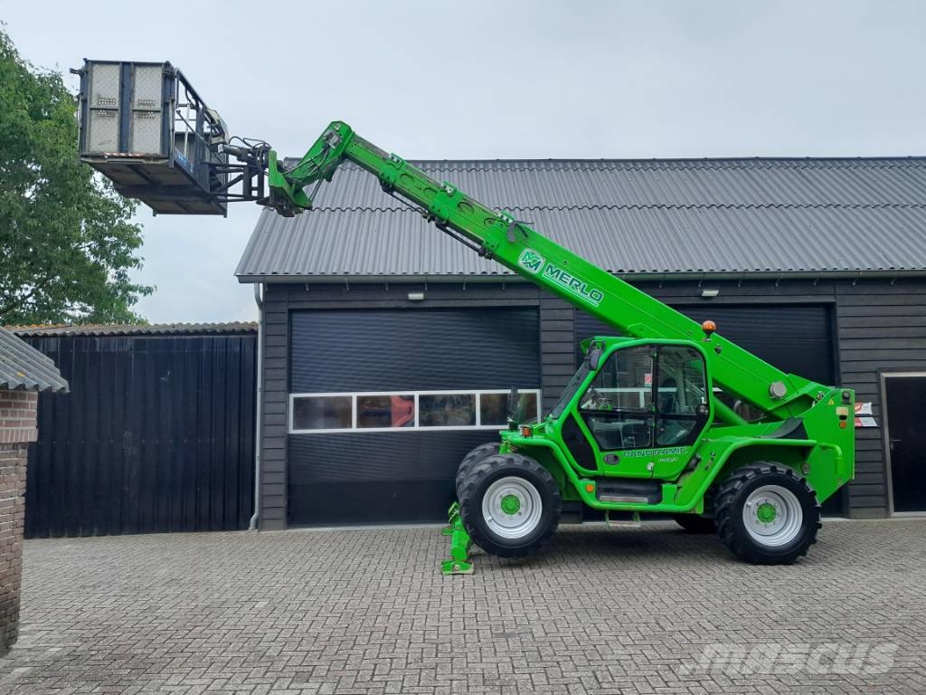 Merlo P 40.17 | with Manbasket and Remote Control Telescopic handlers