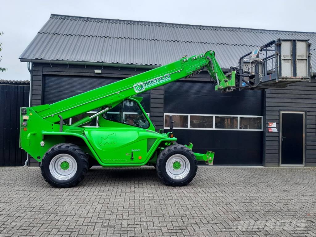 Merlo P 40.17 | with Manbasket and Remote Control Telescopic handlers