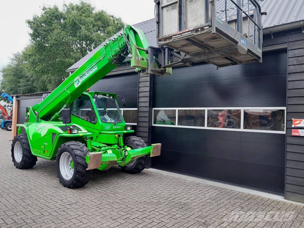 Merlo P 40.17 | with Manbasket and Remote Control Telescopic handlers
