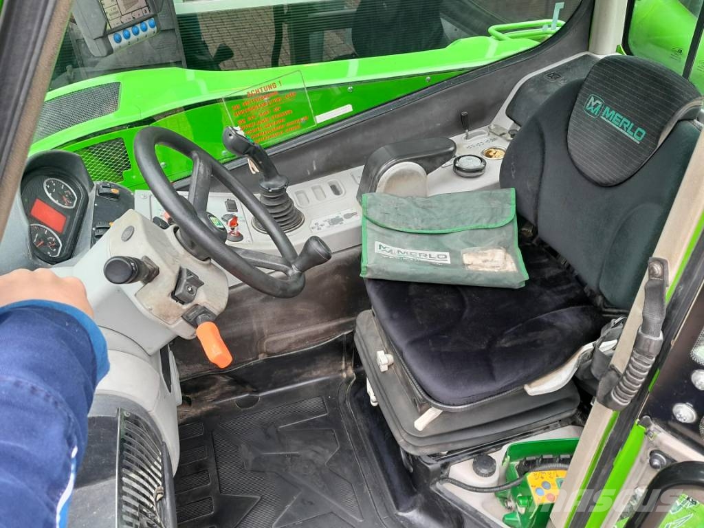 Merlo P 40.17 | with Manbasket and Remote Control Telescopic handlers