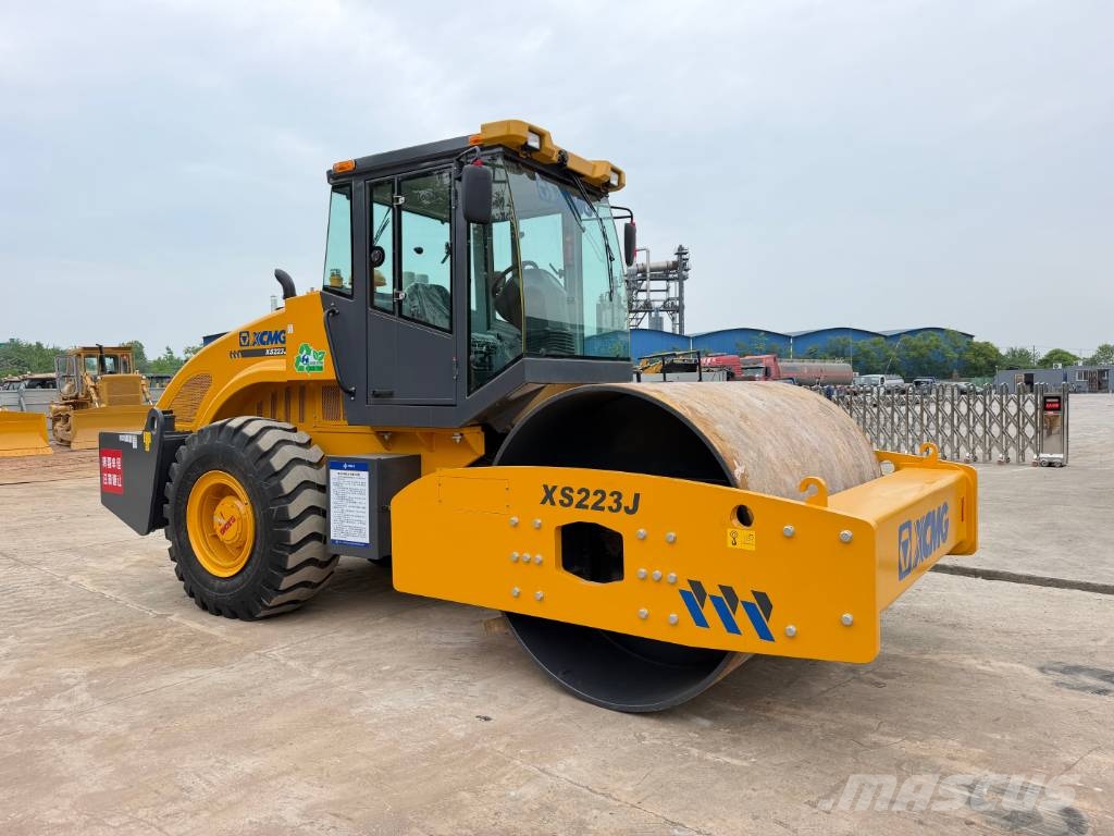 XCMG XS223J Грунтові котки