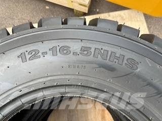 Armour 12-16.5 Dæk, hjul og fælge
