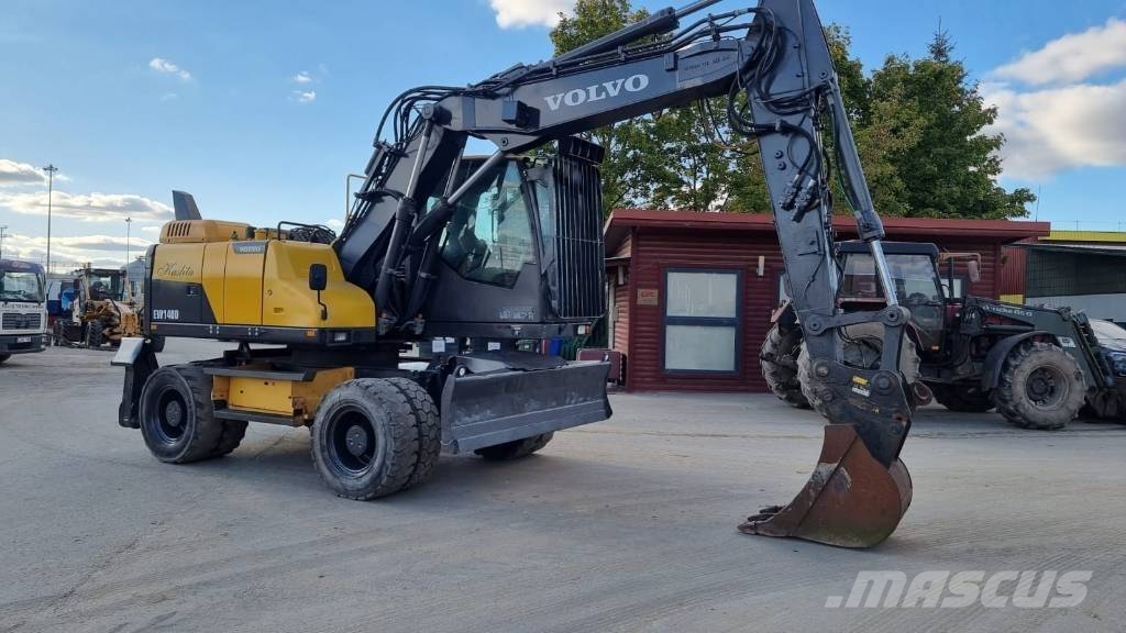 Volvo EW 140 D حفارات بعجل