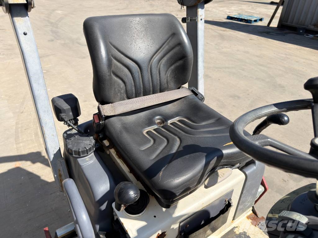 Dynapac CC1000 Tandemrullid