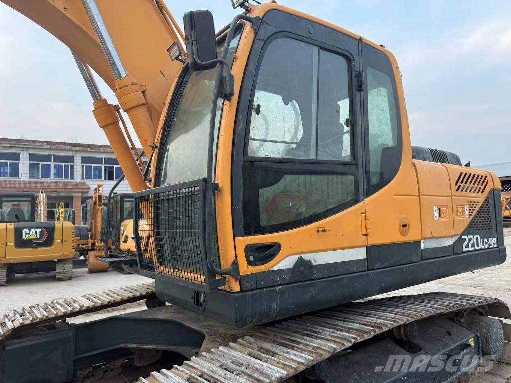 Hyundai Robex 220 LC-9 S Гусеничні екскаватори