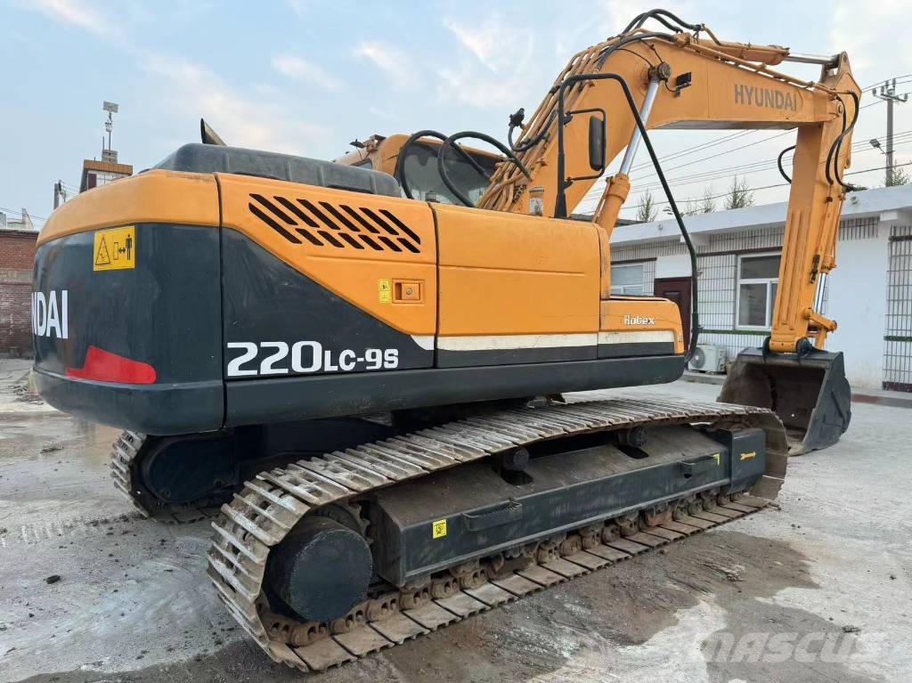 Hyundai Robex 220 LC-9 S Гусеничні екскаватори