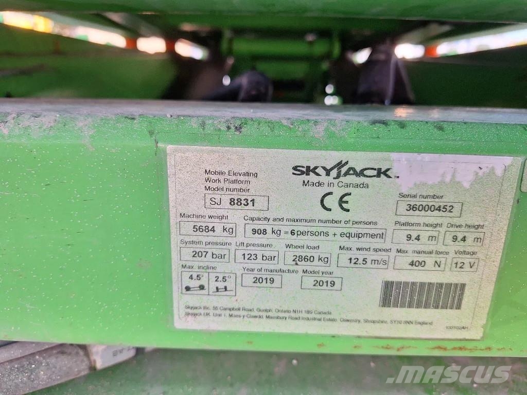 SkyJack SD 8831 Scissor lifts