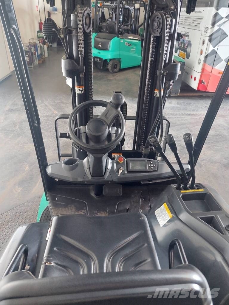 Mitsubishi FB25N Heftruck Sähkötrukit