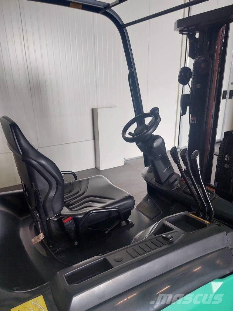 Mitsubishi FB25N Heftruck Sähkötrukit