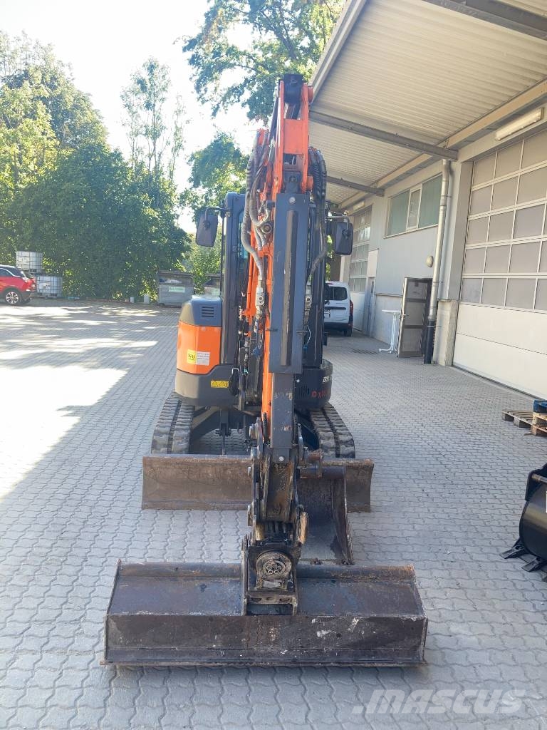 Develon Kurzheckbagger DX 35 Z-7 Kāpurķēžu ekskavatori
