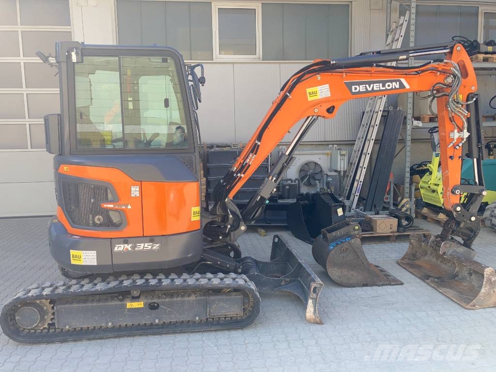 Develon Kurzheckbagger DX 35 Z-7 Kāpurķēžu ekskavatori