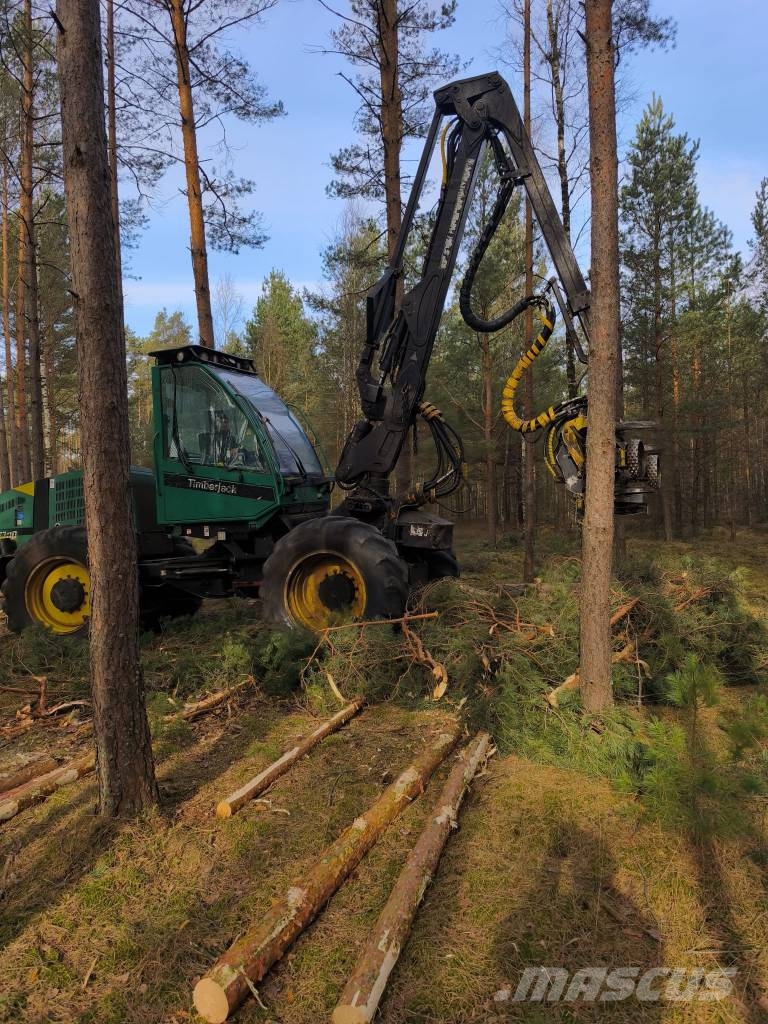 John Deere 770 D Harvesters
