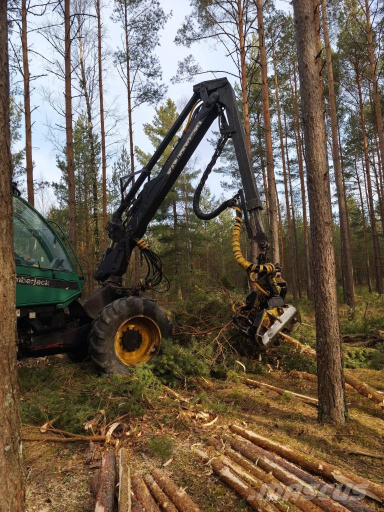 John Deere 770 D Harvesters
