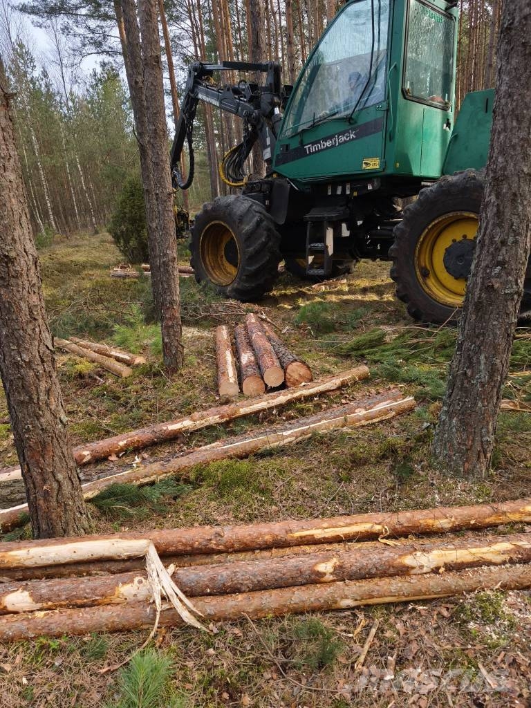 John Deere 770 D Harvesters