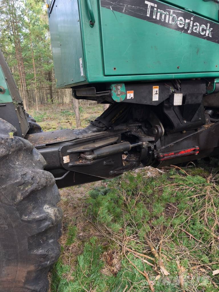 John Deere 770 D Harvesters
