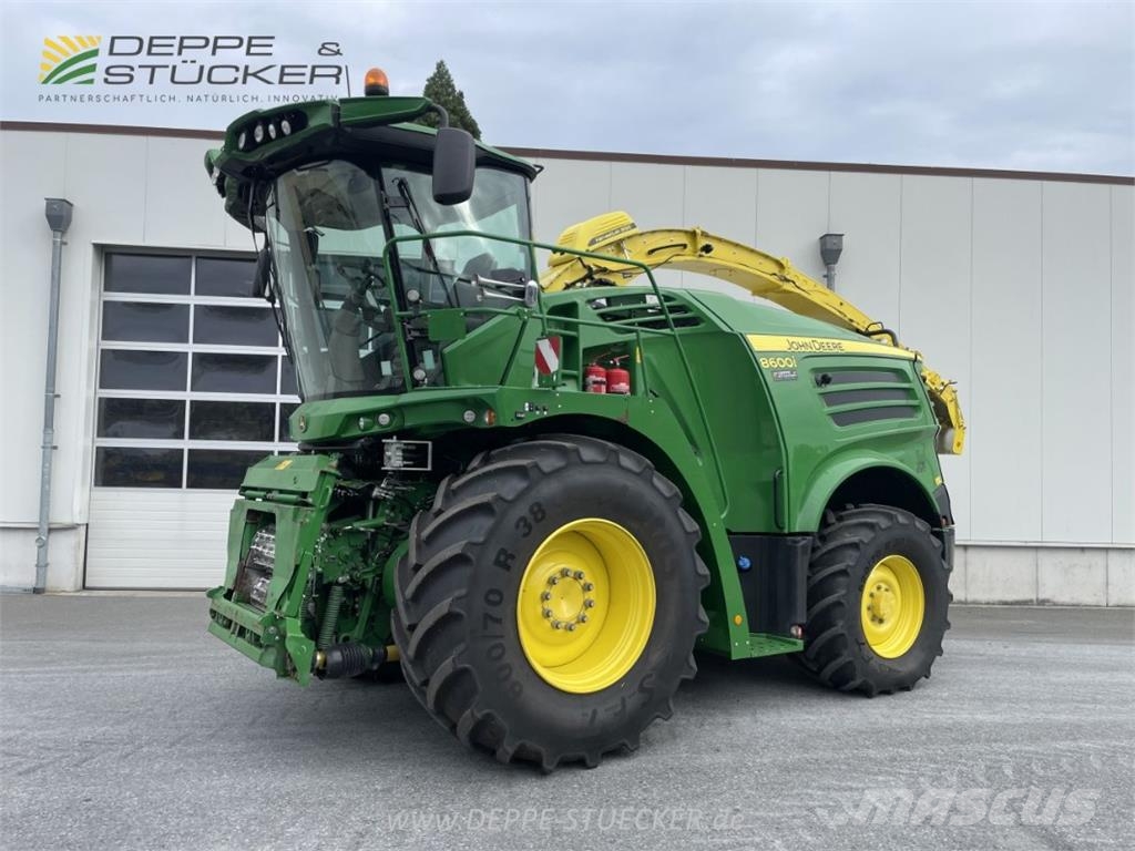 John Deere 8600 mit 460Plus Stalkbuster Farm machinery