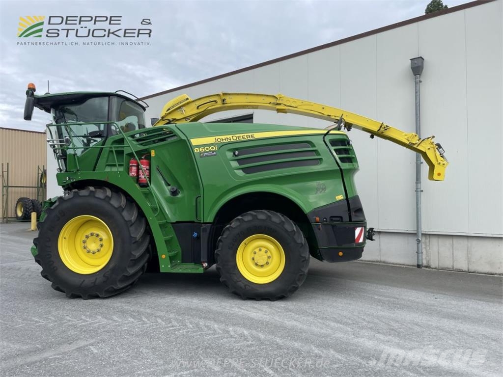 John Deere 8600 mit 460Plus Stalkbuster Farm machinery