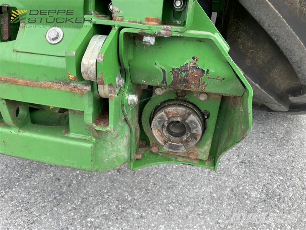 John Deere 8600 mit 460Plus Stalkbuster Farm machinery