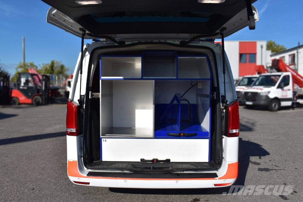 Mercedes-Benz Vito 4x4 Notarzt Einsatzfahrzeug NEF Ambulances