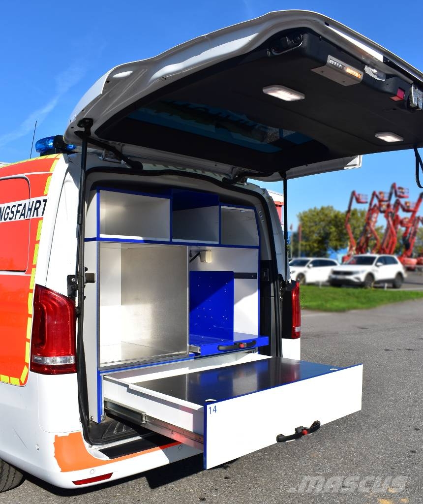 Mercedes-Benz Vito 4x4 Notarzt Einsatzfahrzeug NEF Ambulances