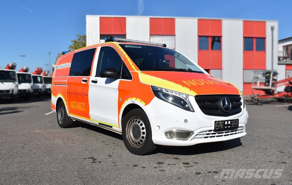 Mercedes-Benz Vito 4x4 Notarzt Einsatzfahrzeug NEF Ambulances