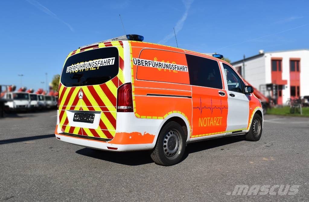 Mercedes-Benz Vito 4x4 Notarzt Einsatzfahrzeug NEF Ambulances