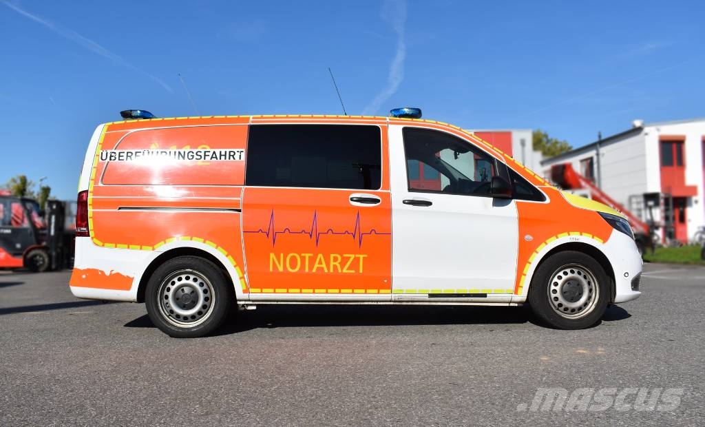 Mercedes-Benz Vito 4x4 Notarzt Einsatzfahrzeug NEF Ambulances