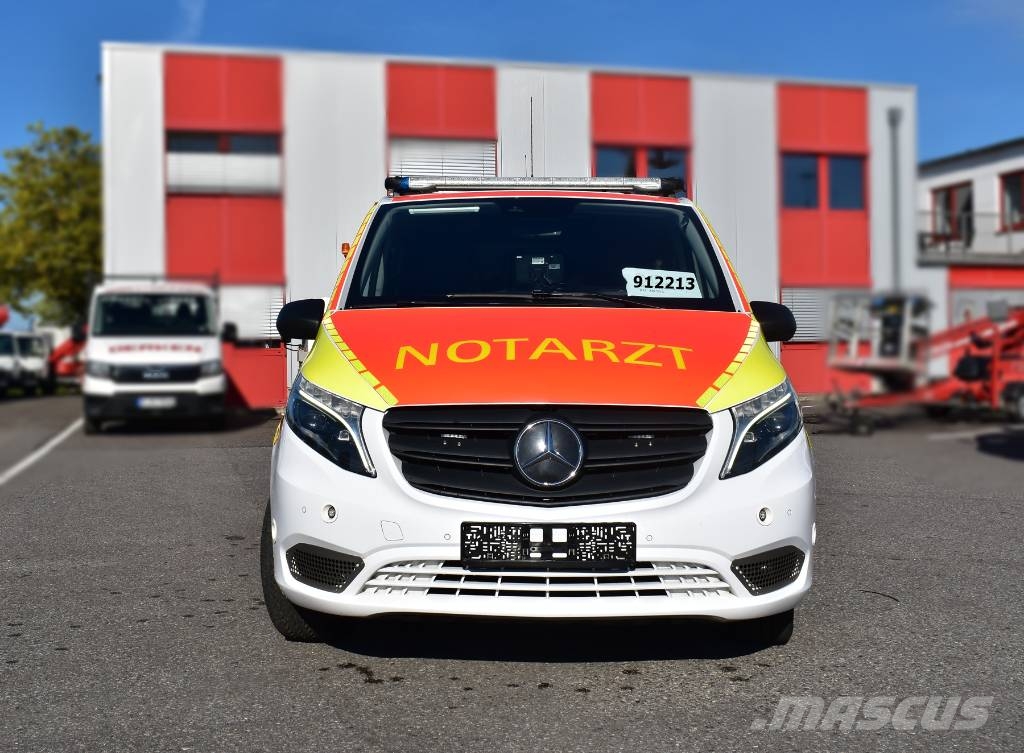 Mercedes-Benz Vito 4x4 Notarzt Einsatzfahrzeug NEF Ambulances