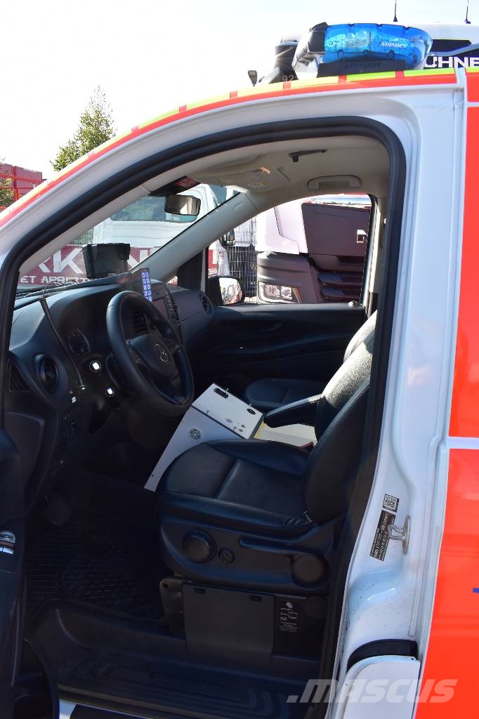 Mercedes-Benz Vito 4x4 Notarzt Einsatzfahrzeug NEF Ambulances