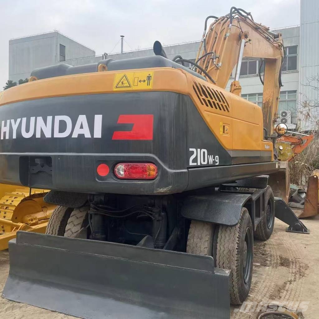 Hyundai Robex 210 W-9 Wheeled excavators